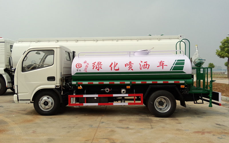 東風(fēng)5方灑水車