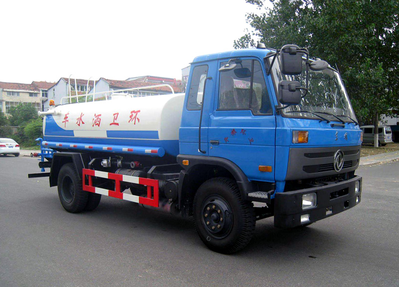 12方東風145環(huán)衛(wèi)灑水車
